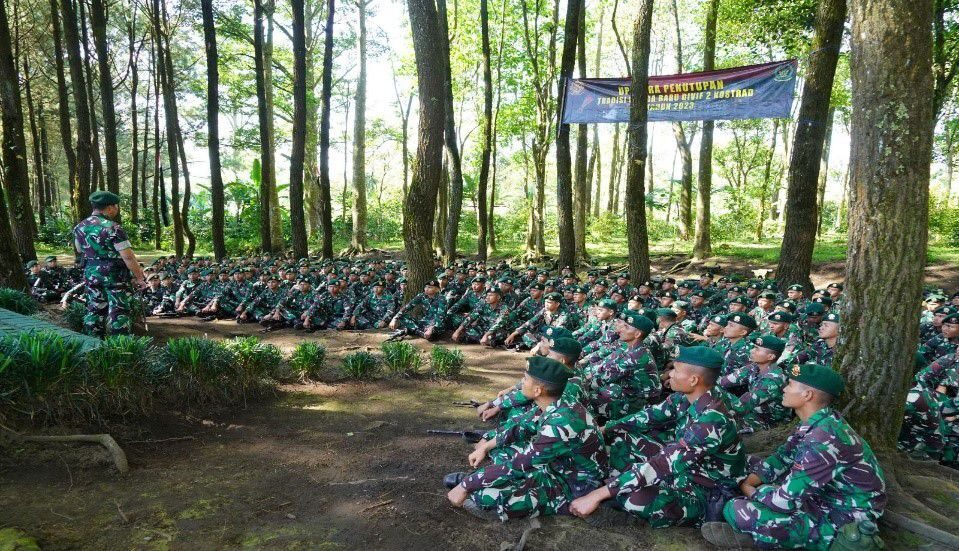 Pangdivif Kostrad Pimpin Upacara Pengukuhan Dan Penutupan Tradisi