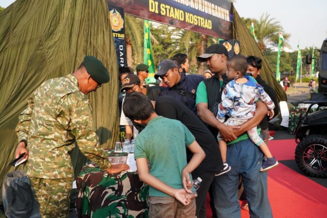 Alutsista Kostrad Jadi Primadona Pengunjung Pameran Tni Ad Fair