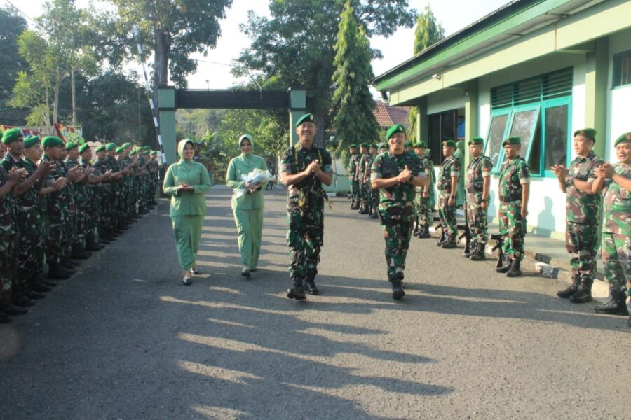 Sambut Komandan Baru Kodim 1002 HST Gelar Tradisi Satuan