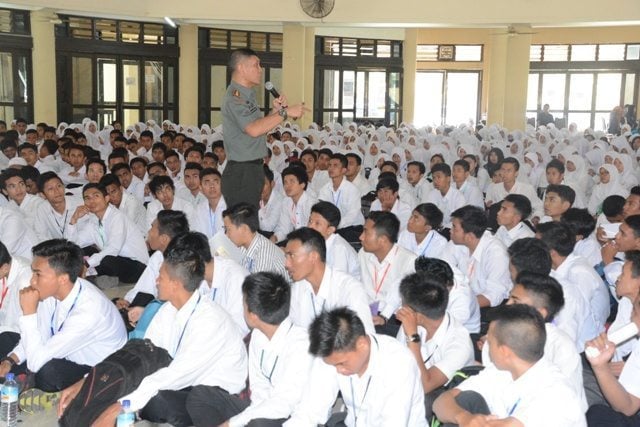 Danrem 162/WB Berikan Materi Bela Negara Kepada Mahasiswa 