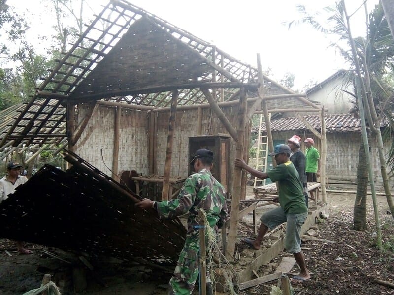 TNI Bangun Rumah Milik Warga Tua Renta di Sumbersari Jember