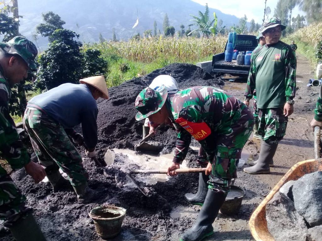 TMMD Buktikan Prajurit Serba Bisa Untuk Rakyat TMMD Buktikan Prajurit Serba Bisa Untuk Rakyat