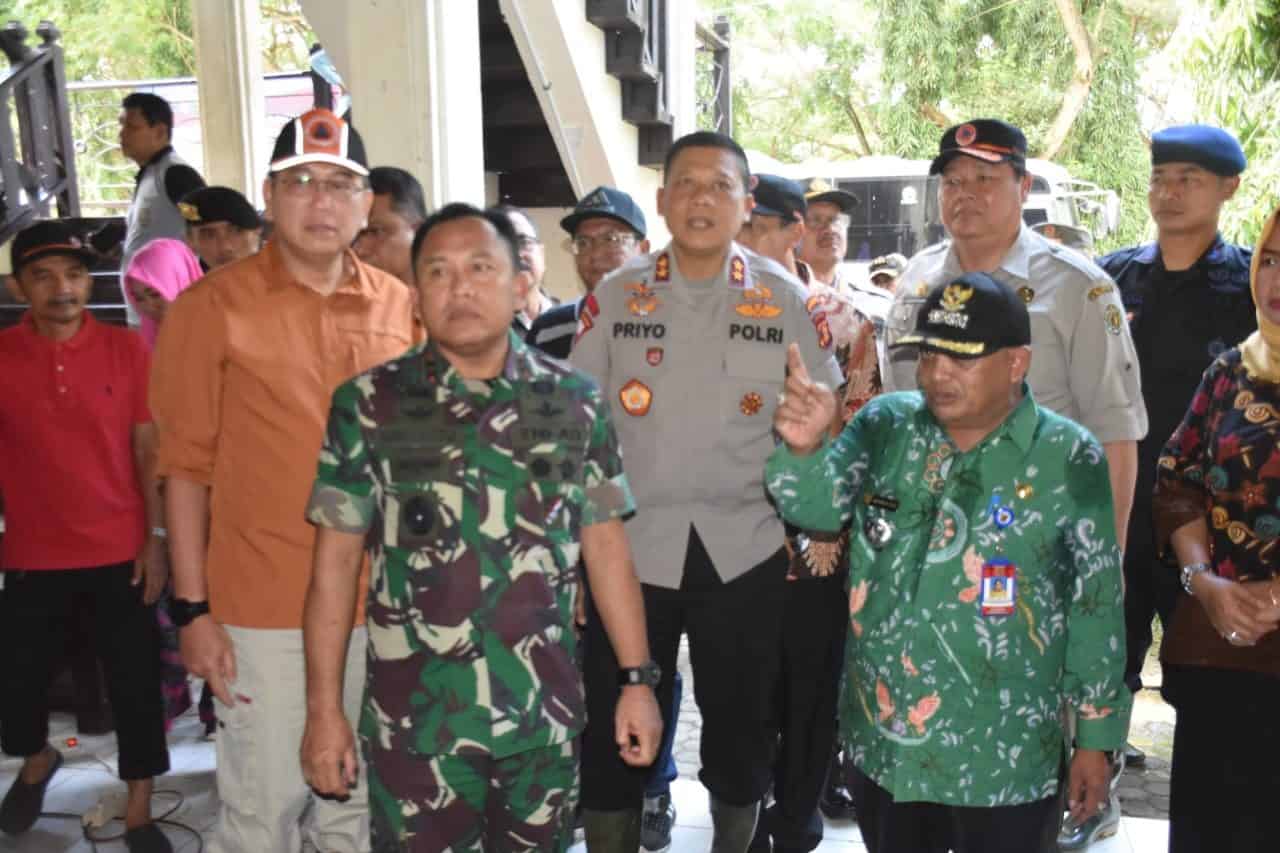 Bantuan Perahu Karet Pangdam Mulawarman Untuk Banjir Samarinda