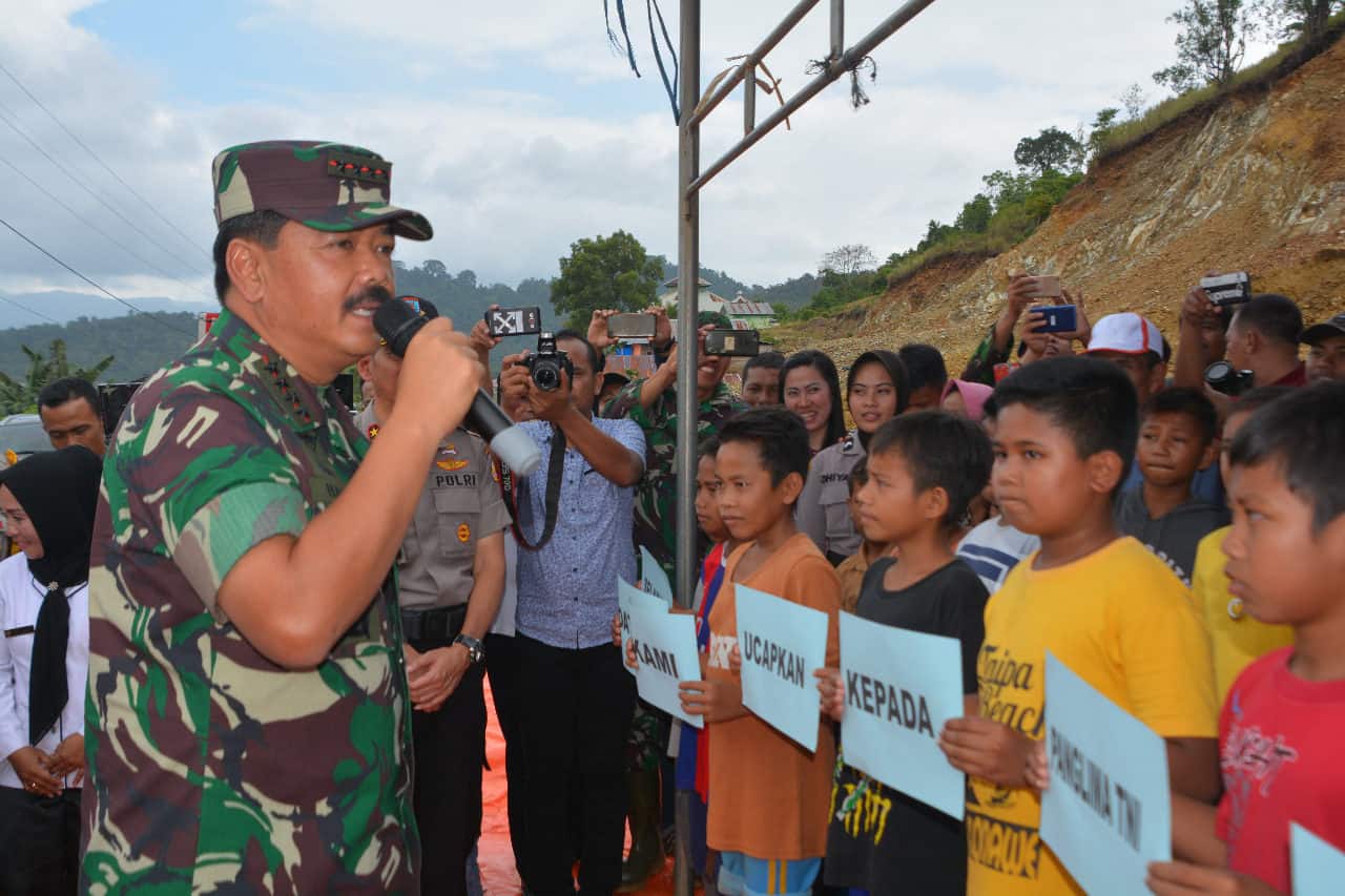 Panglima Tni Tinjau Korban Banjir Konawe Utara