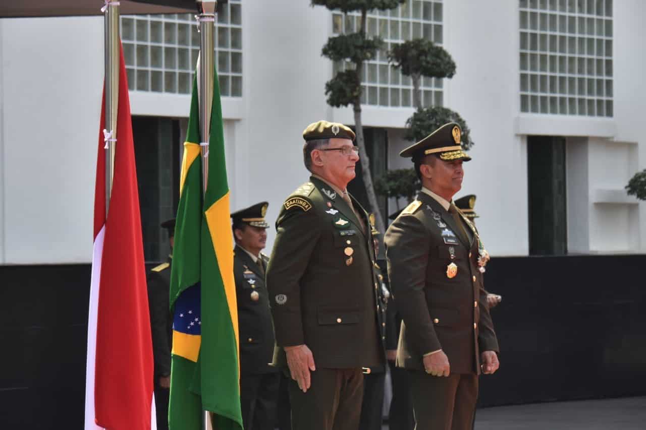 Pertemuan Kasad Dengan Panglima Ad Brasil, Lanjutkan Dan Tingkatkan Kerja Sama Bilateral Militer