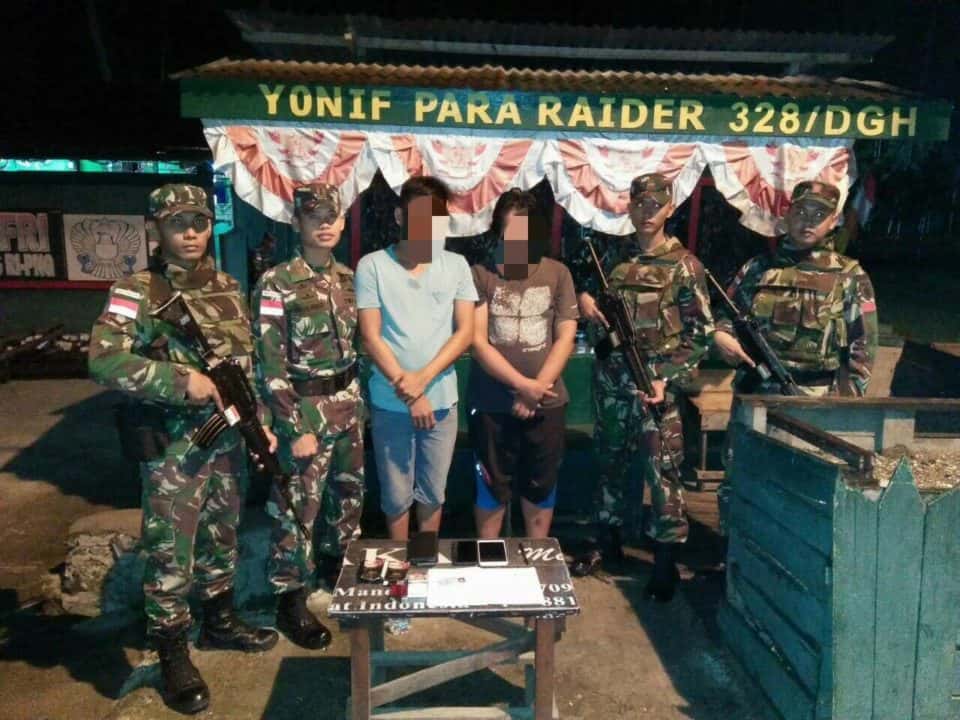 Bawa Paket Sabu, 2 Pemuda Diamankan Satgas Yonif Pr 328 Di Perbatasan Ri-png