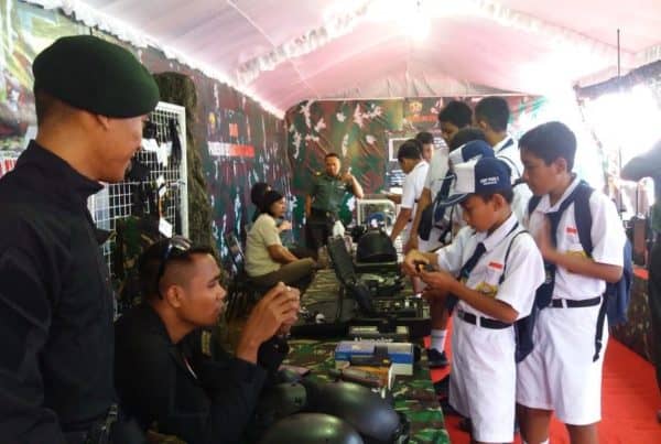 Ida Bagus Ariyoga: Ini Senjata TNI AD, Ya Om? Ida Bagus Ariyoga: Ini Senjata TNI AD, Ya Om?
