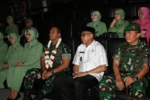 Tiba di Aceh, Kasad dan Ny. Hetty Andika Perkasa Disambut Upacara Adat Peusijuek