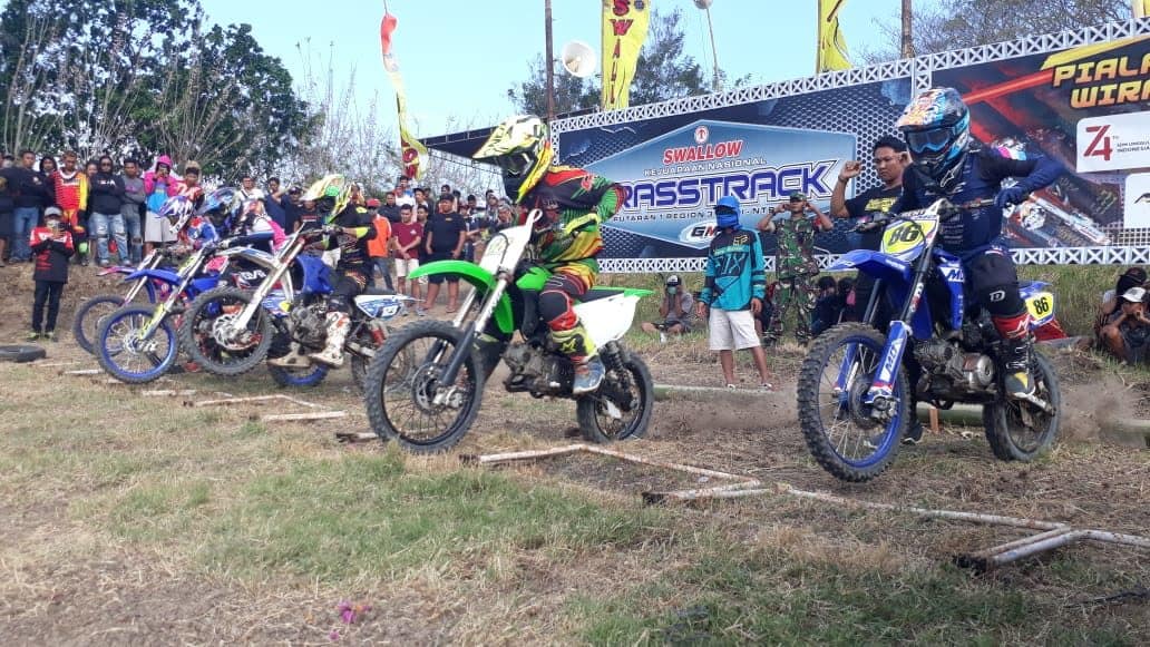 50 Pembalap Berlaga Di Kejurnas Grasstrack Dan Motocross Perebutkan Piala Danrem 163