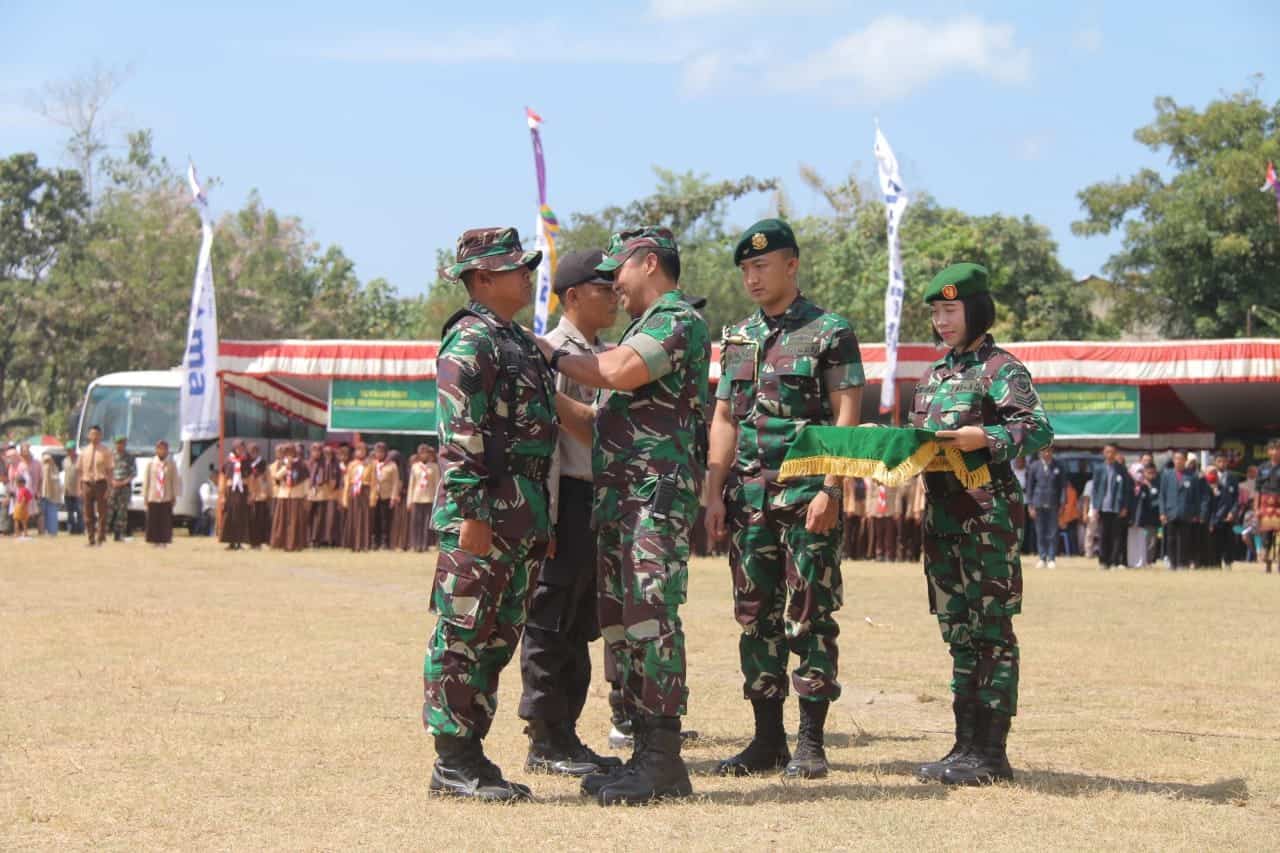 Kasad Secara Resmi Menutup Pelaksanaan TMMD 105 di Lombok Timur.