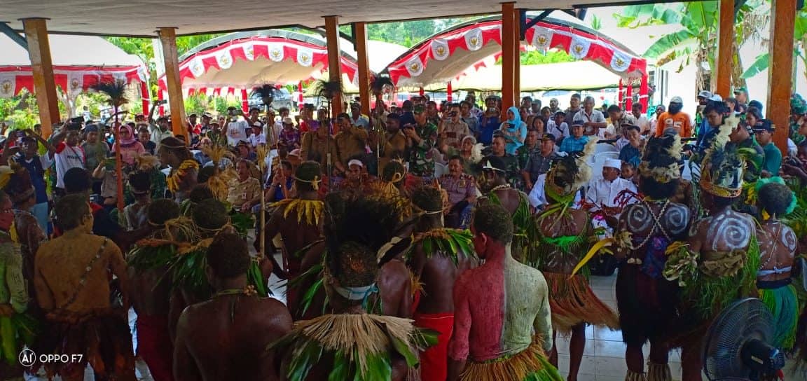 Gelorak Satu Nusa Untuk Papua Damai, Satgas Yonif 713 dan Warga Bulatkan Tekad Persatuan dan Persaudaraan