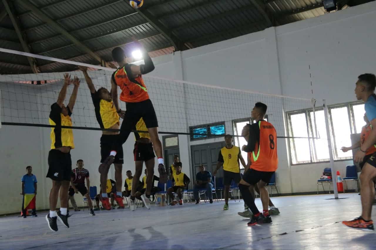 Junjung Sportifitas, Satgas Yonif MR 411 Rebut Juara Voli TNI di Merauke 