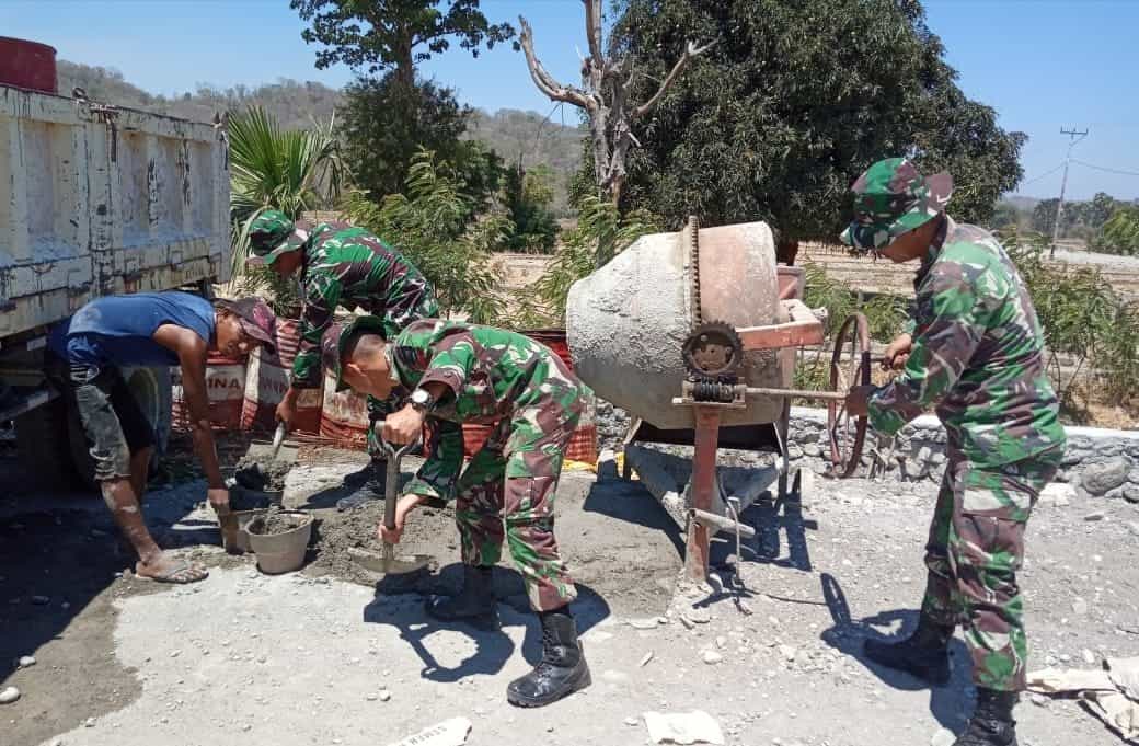 Atasi Kemarau di Tapal Batas, Satgas Yonif 132 Bangun Saluran Air