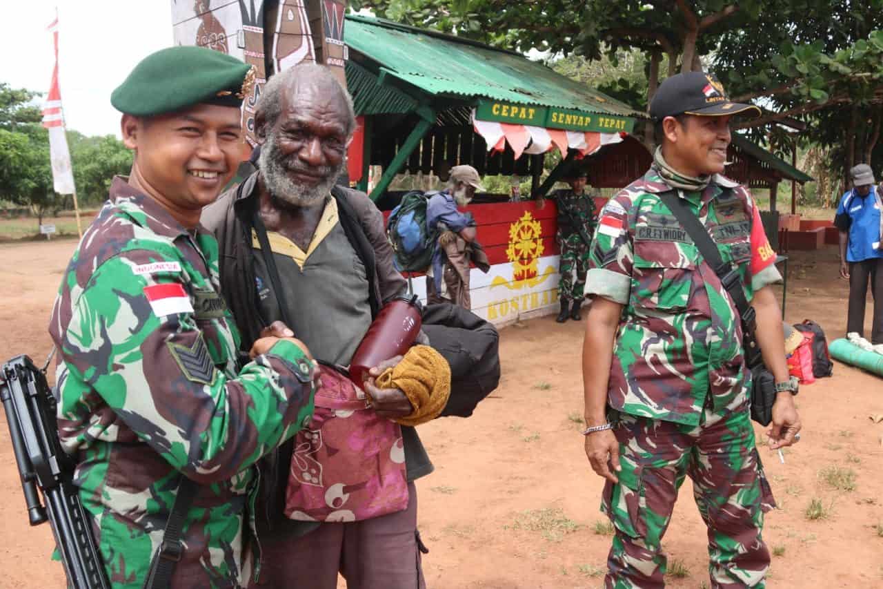 Senyum Humanis Satgas Yonif MR 411, Sukseskan Festival Budaya Suku Kanum