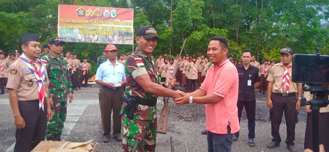 Generasi Muda di Wiltas, Patok Hidup Batas Negara