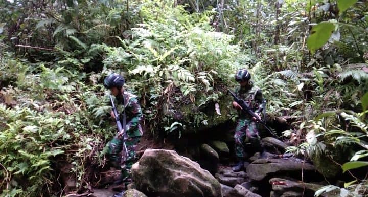 Patroli Hutan Satgas Raider 300, Ciptakan Rasa Aman Warga Papua