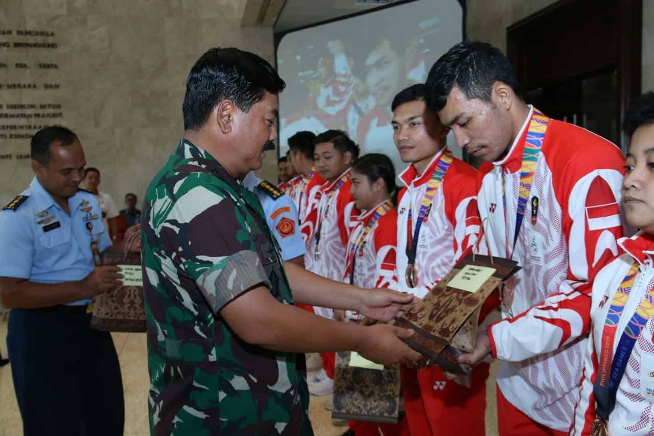 Persembahkan Medali Sea Games 2019, Atlet Karate TNI AD Diapresiasi Panglima TNI