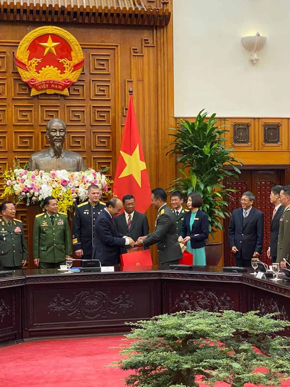 Kasad Hadiri Acara Peringatan ke-30 tahun Pertahanan Nasional Vietnam dan ke-75 tahun Tentara Rakyat Vietnam