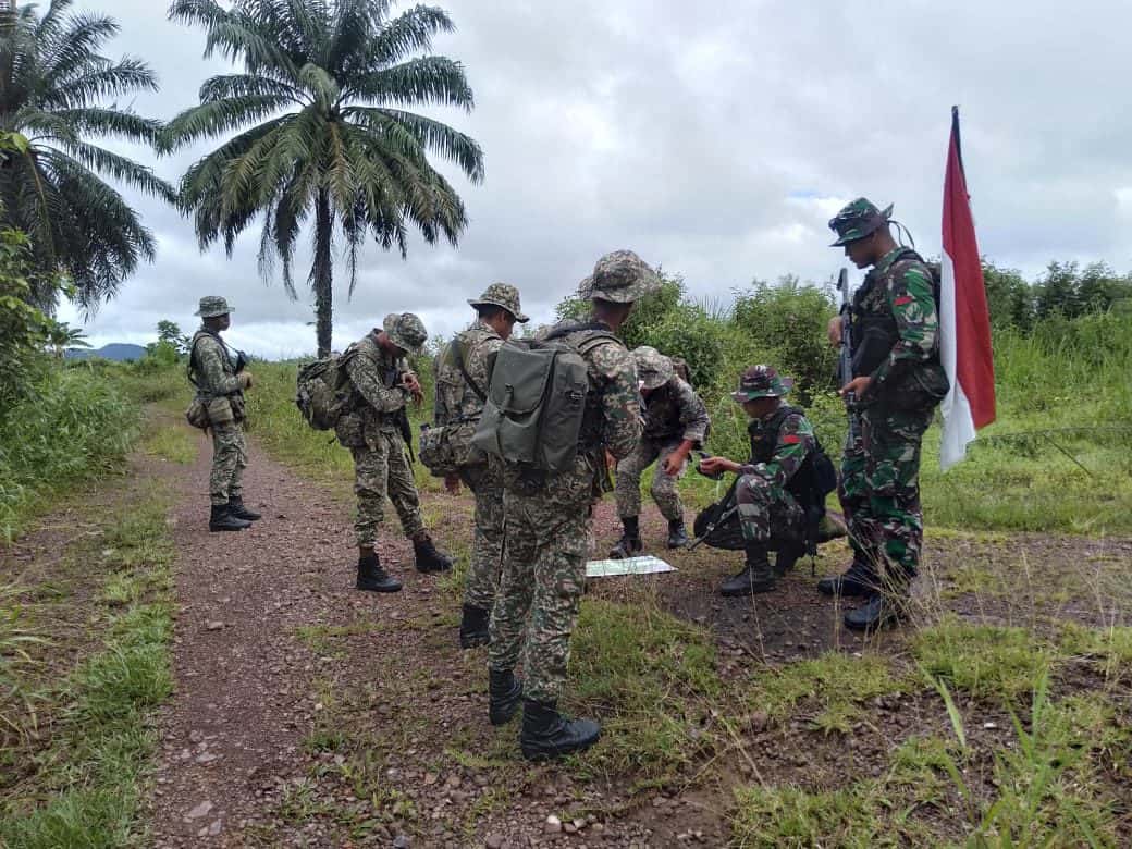 Tingkatkan Keamanan, Satgas Yonif 133 Gelar Patroli Bersama TDM di Perbatasan RI-Malaysia