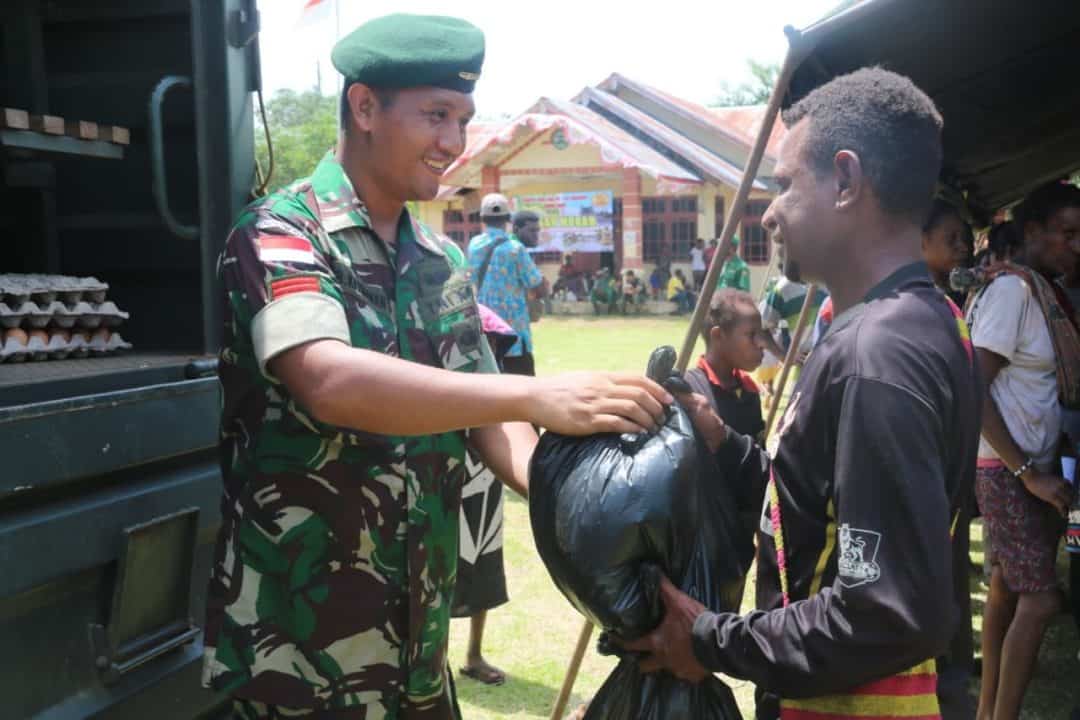 Pasar Murah Satgas Yonif 411 Ringankan Beban Hidup Warga Papua