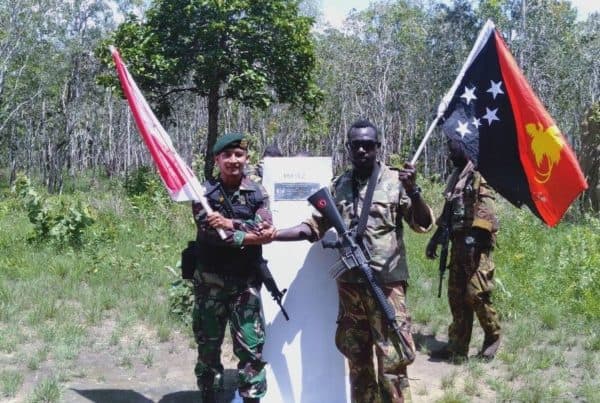 Jaga Kedaulatan Negara, TNI AD dan Tentara PNG Patroli Bersama Jaga Kedaulatan Negara, TNI AD dan Tentara PNG Patroli Bersama