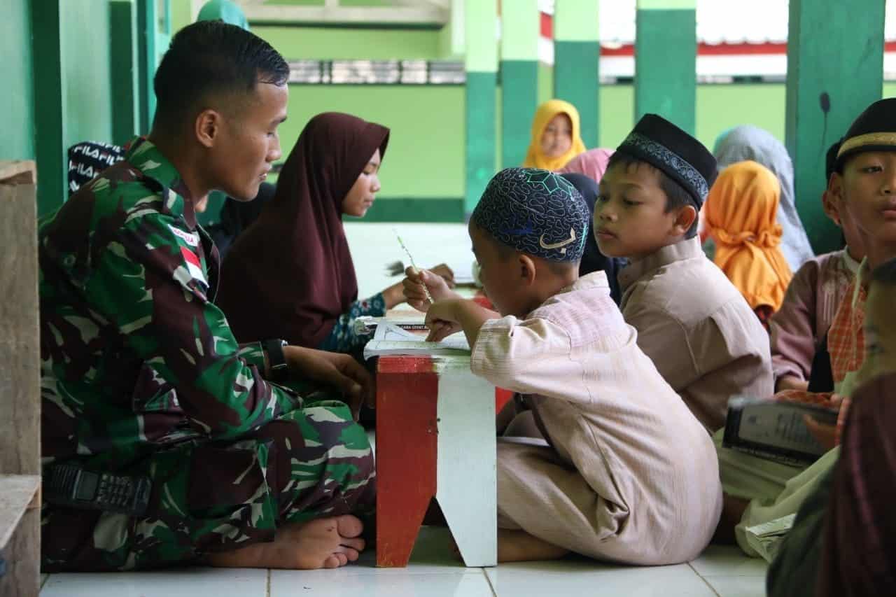 Cegah Narkoba, Satgas Yonif 641 Galakkan Olahraga dan Bintal