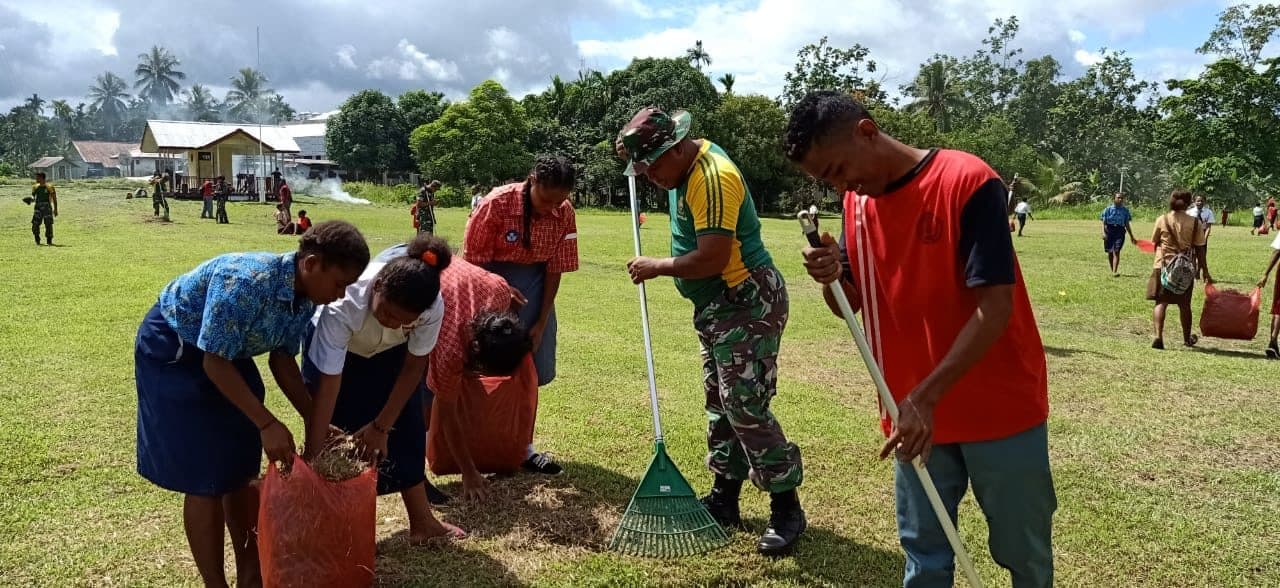 Lingkungan Bersih dan Sehat, Kebersamaan Satgas Yonif 754 dan Anak-anak Papua