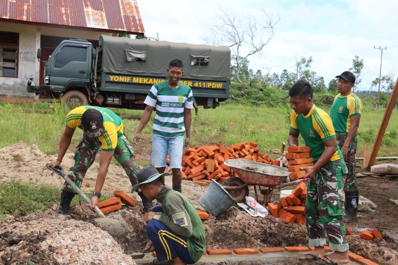Jamban Satgas Yonif MR 411, Sehatkan Lingkungan di Papua