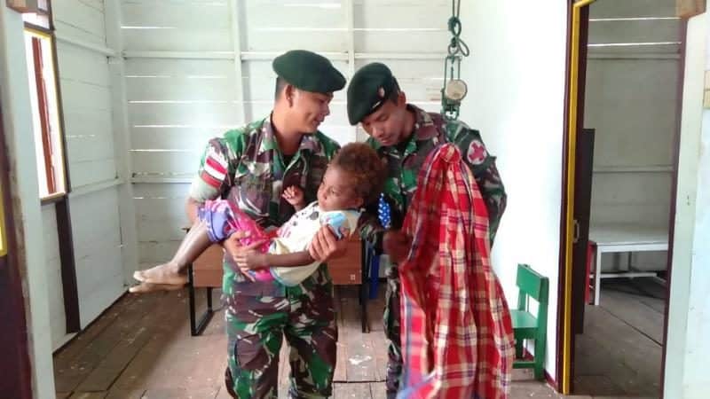 Posyandu Satgas Yonif R 300 Pastikan Kesehatan Ibu dan Balita di Yabanda Papua