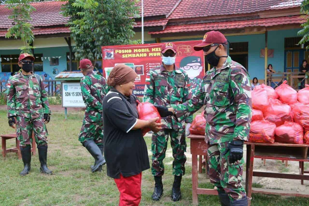 Bazar Murah Satgas Yonif R 641, Atasi Dampak Covid-19 di Wiltas