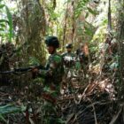 Jelajahi Papua, Satgas Yonif 713 Patroli Perbatasan