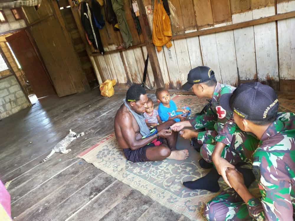 Pengobatan Gratis Satgas Yonif R 509, Atasi Kesulitan Warga Papua