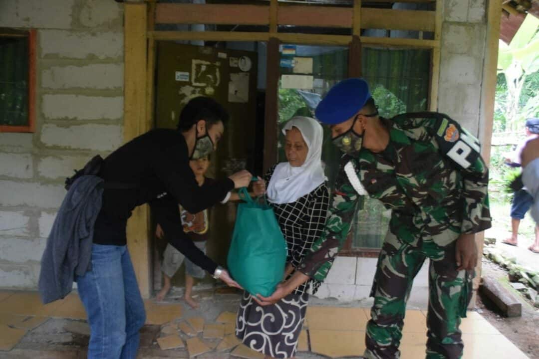 Door to Door, Yon Pomad Bagikan Sembako Berisi Telur dan Tempe Hasil Prajurit