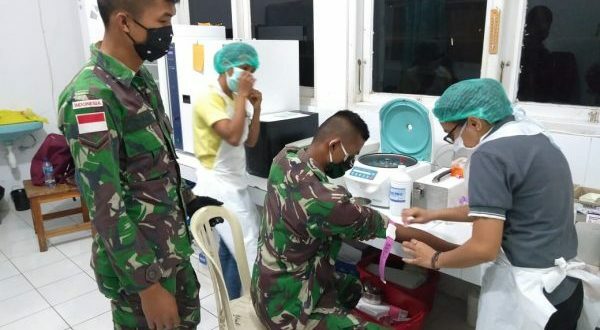 Beri Harapan Baru, Satgas Yonif 132 Donorkan Darah Bagi Sisilia