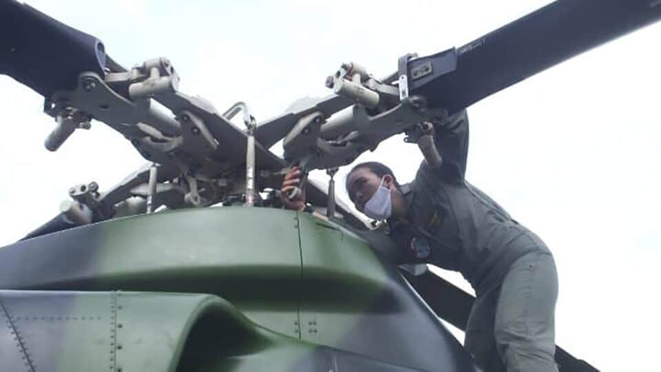 Anong, Putri Dayak Lulusan Akmil Terbangkan Bell 412 Ke Pedalaman Kalbar
