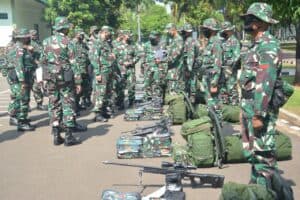 Pastikan Siap Operasi, Kasdam Siliwangi Cek Satgas Yonif 312