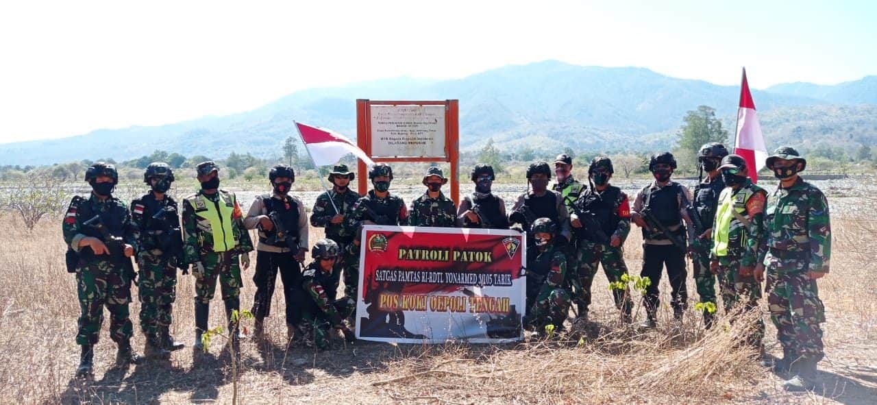 Sinergitas Satgas Yonarmed 3/105 Tarik dan Aparat Kepolisian Patroli Bersama di Perbatasan RI-RDTL