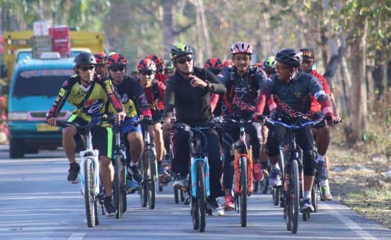 Pupuk Kebersamaan, Satgas Yonif RK 744 dan Kodim 1605/Belu Gowes Bersama di Perbatasan RI-RDTL