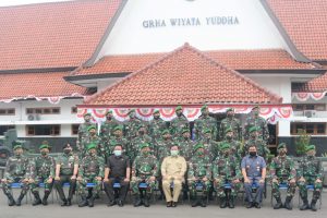 Wakasad Dampingi Menhan Berikan Ceramah Pembekalan Siswa Seskoad