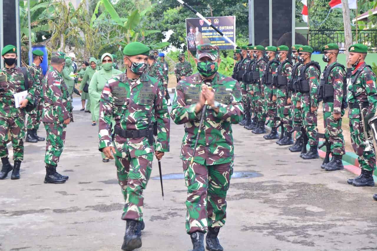 Pangdam VI/Mulawarman Kunjungi Satgas Pamtas Yonif 623/BWU