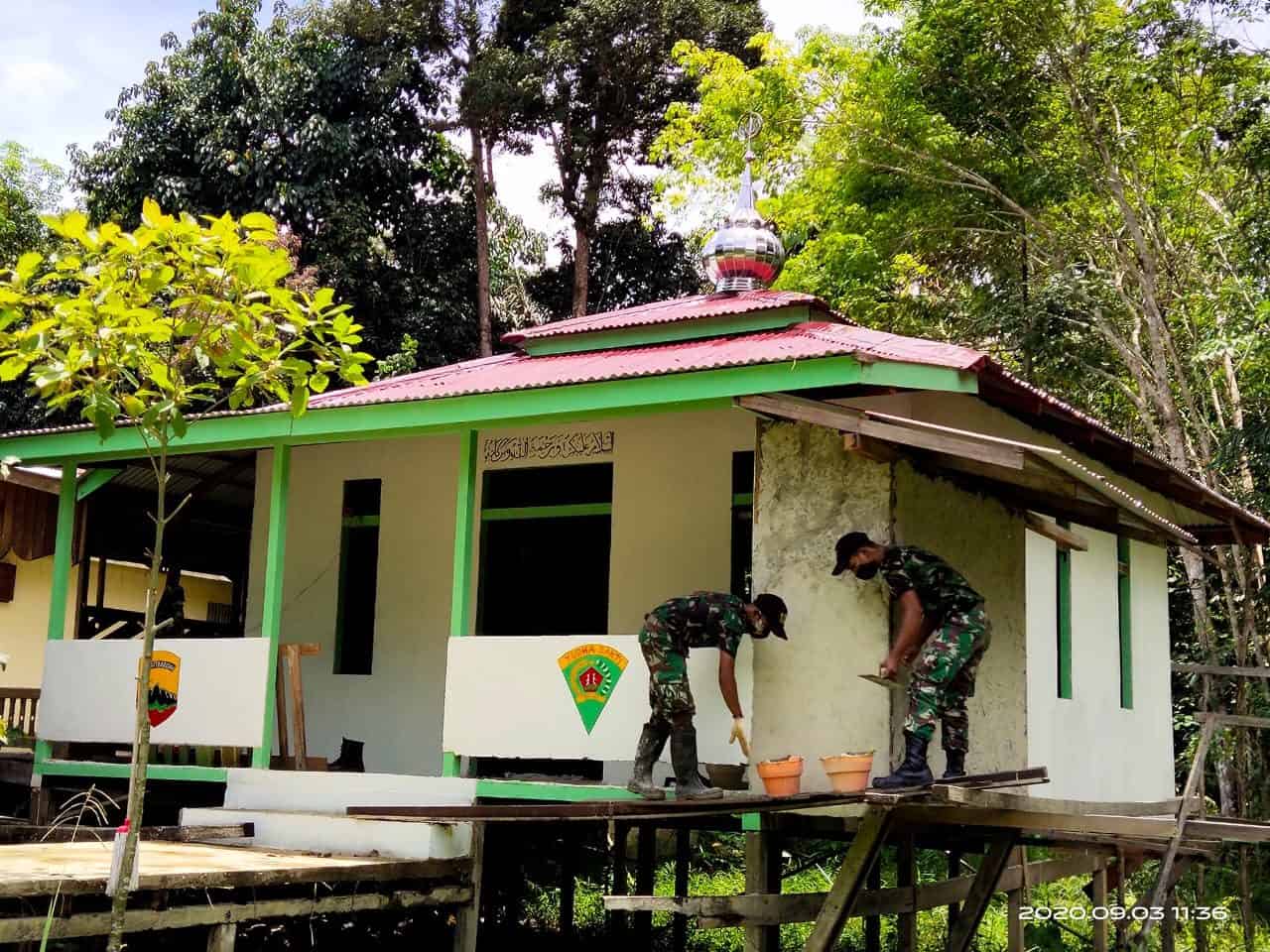 Jelang Purna Tugas, Satgas Yonif 133 Bangun Musholla Al Mujahidin di Dusun Ukit-Ukit