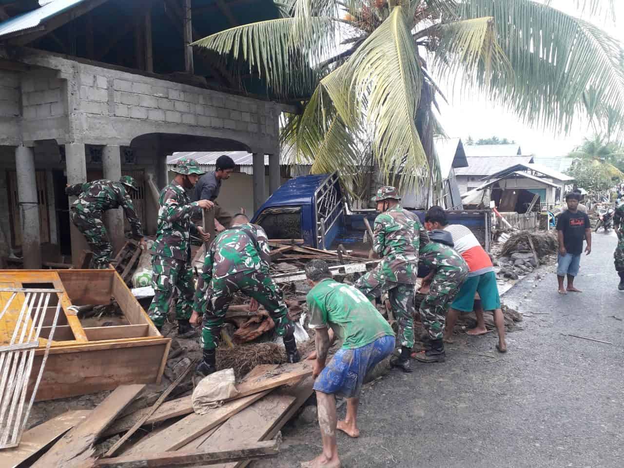 Banjir Bandang Menerjang, Kodim 1304/Gorontalo Sigap Berikan Pertolongan