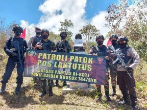 Pastikan Wilayah Perbatasan Kondusif, Satgas Yonif RK 744 bersama Kepolisian Patroli Bersama