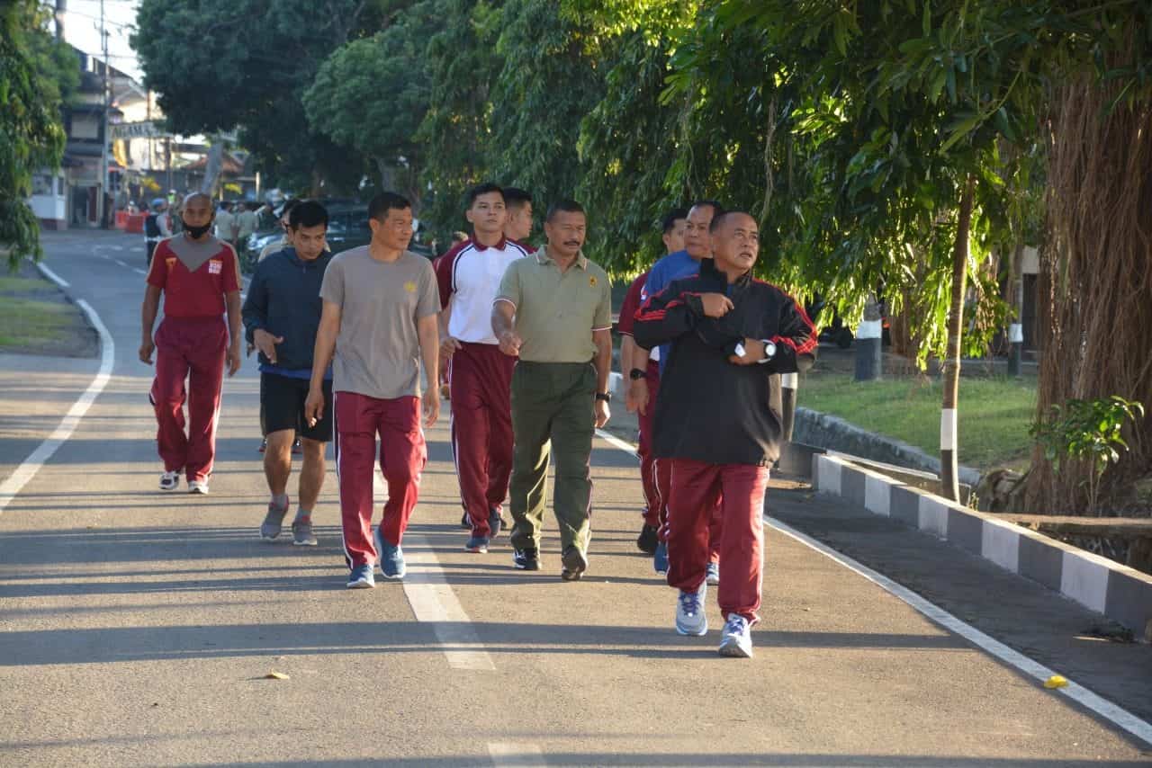 Sinergitas dan Soliditas Terjalin baik, Korem Wira Bhakti dan Polda NTB Gelar Olahraga Bersama