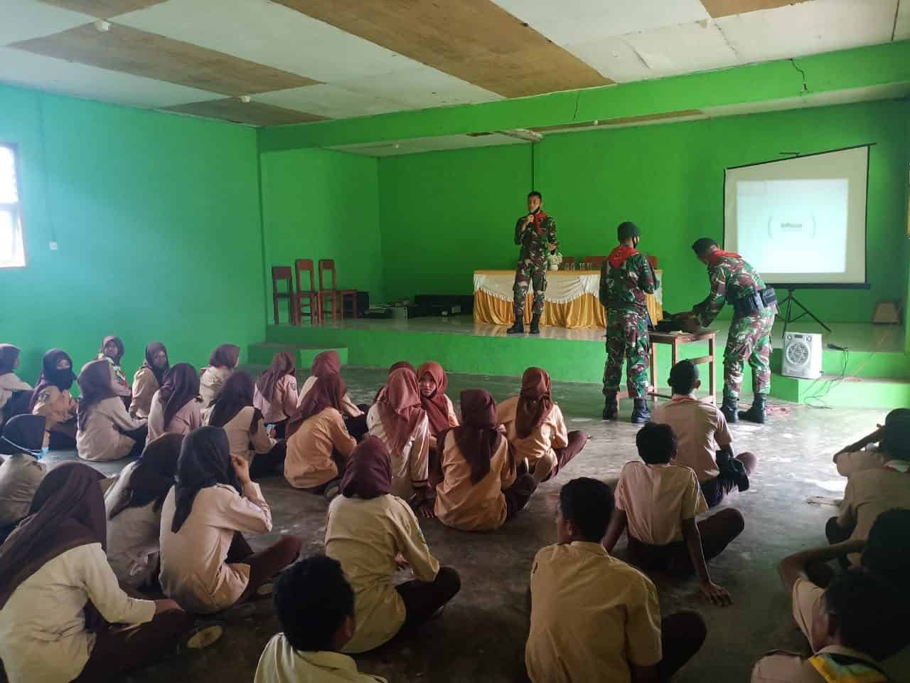 Satgas Yonif RK 732 Gelar Sosialisasi Rekrutmen TNI-AD di SMAN 11 Maluku Tengah