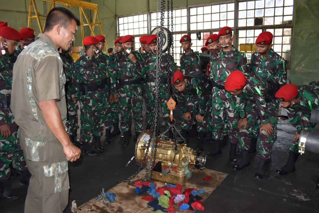 Perdalam Alutsista TNI AD, Siswa Dikspes Sarpal Pusdikpassus PKL di Bengpuspal Puspalad