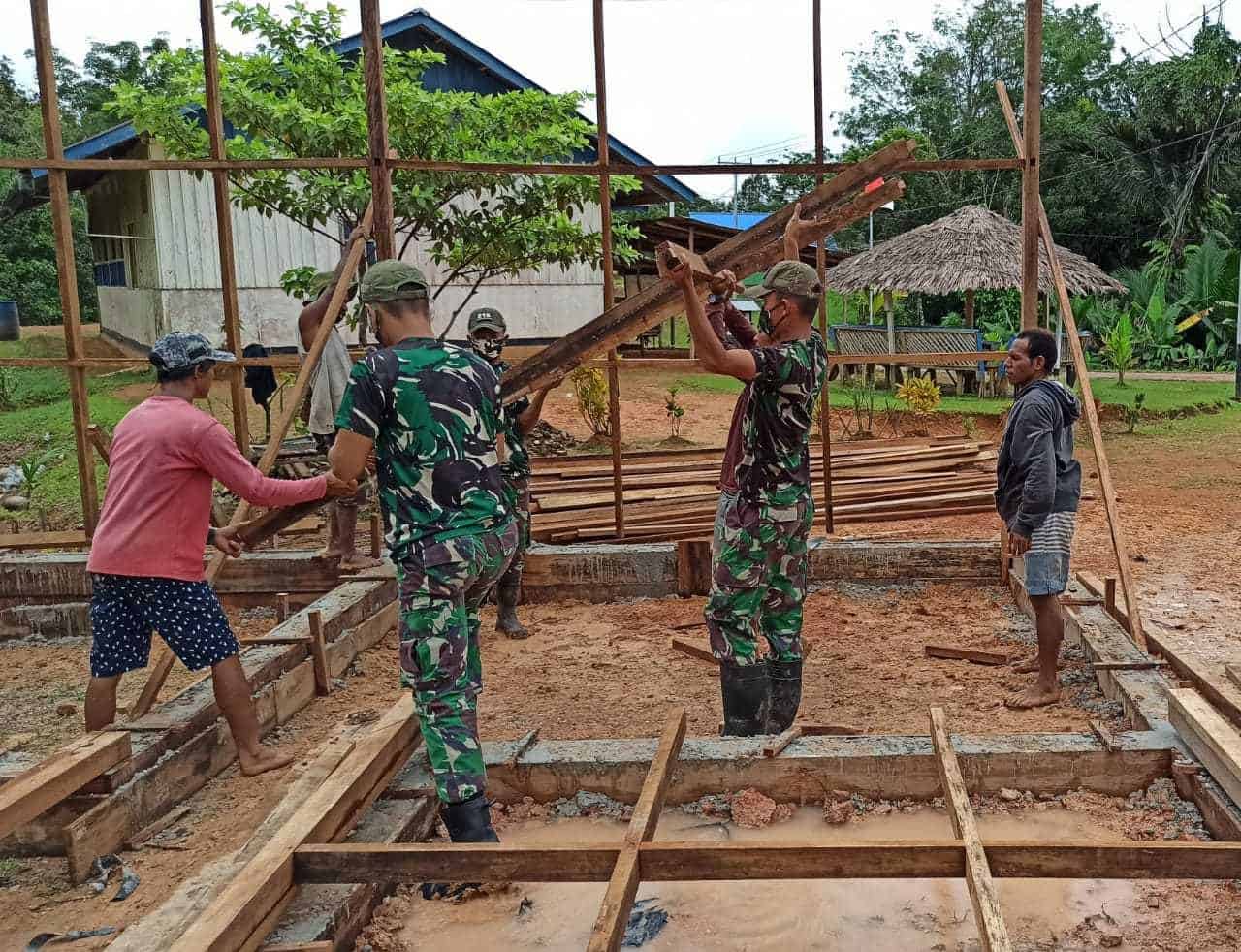 Karya Bakti Satgas Yonif 516/CY, Yosefina Miliki Rumah Baru