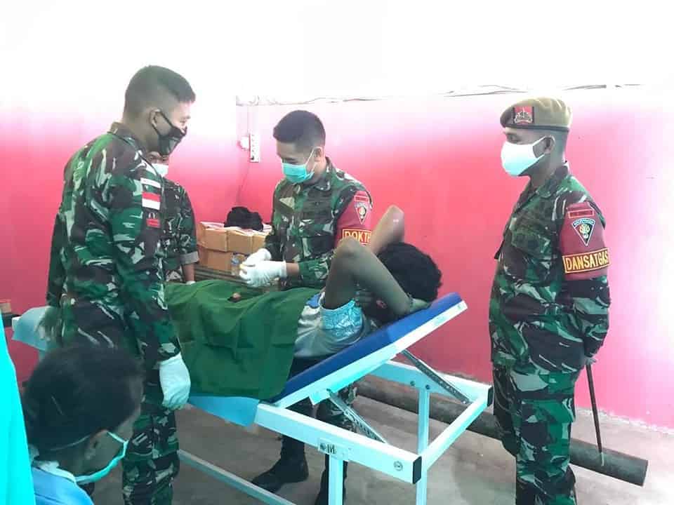 Sambut HUT ke- 75 TNI, Satgas Yonarmed 3/105 Tarik Gelar Khitanan Massal