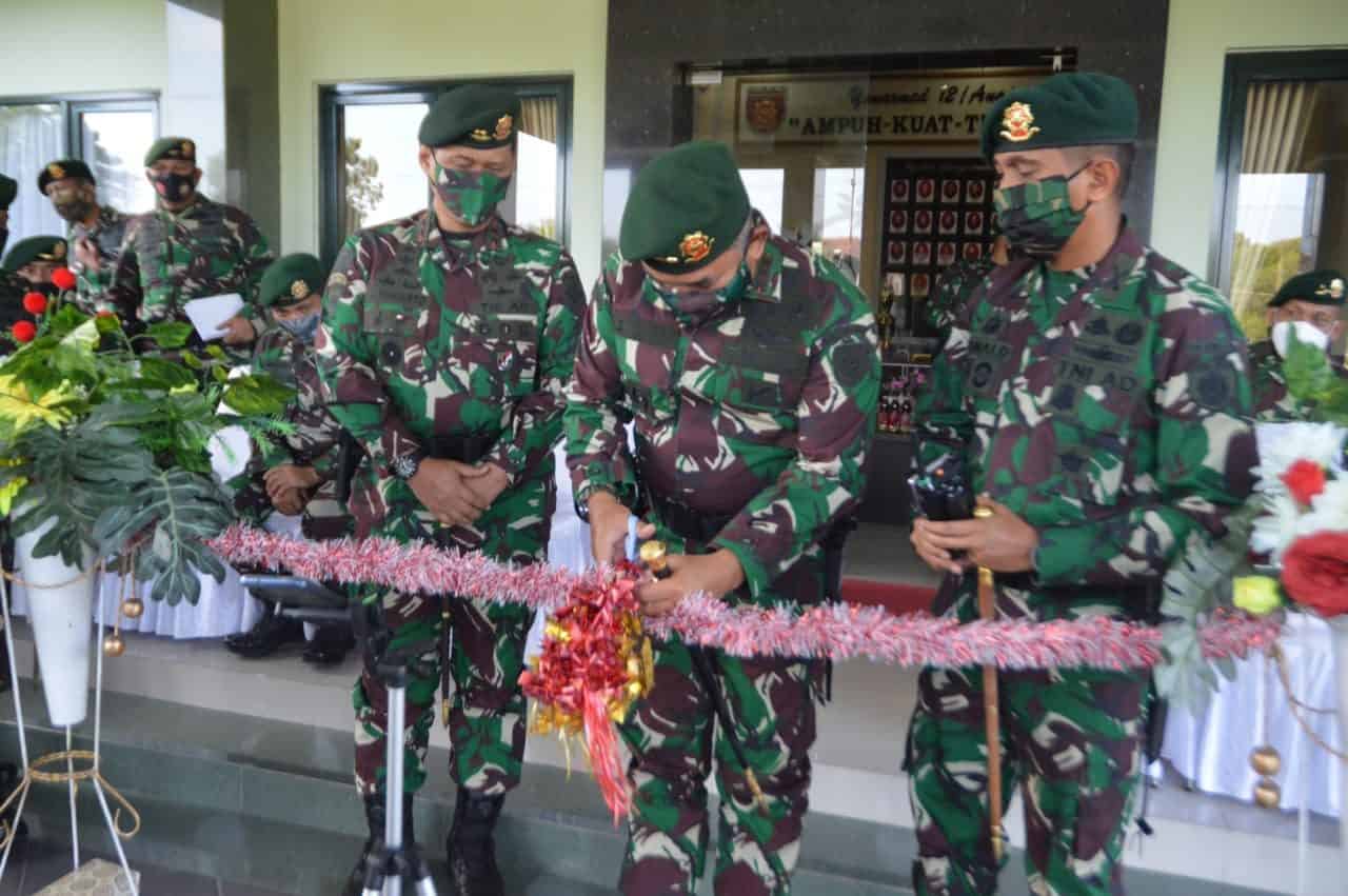 Sambangi Yonarmed 12/Divif 2 Kostrad, Pangkostrad Luncurkan Aplikasi READY