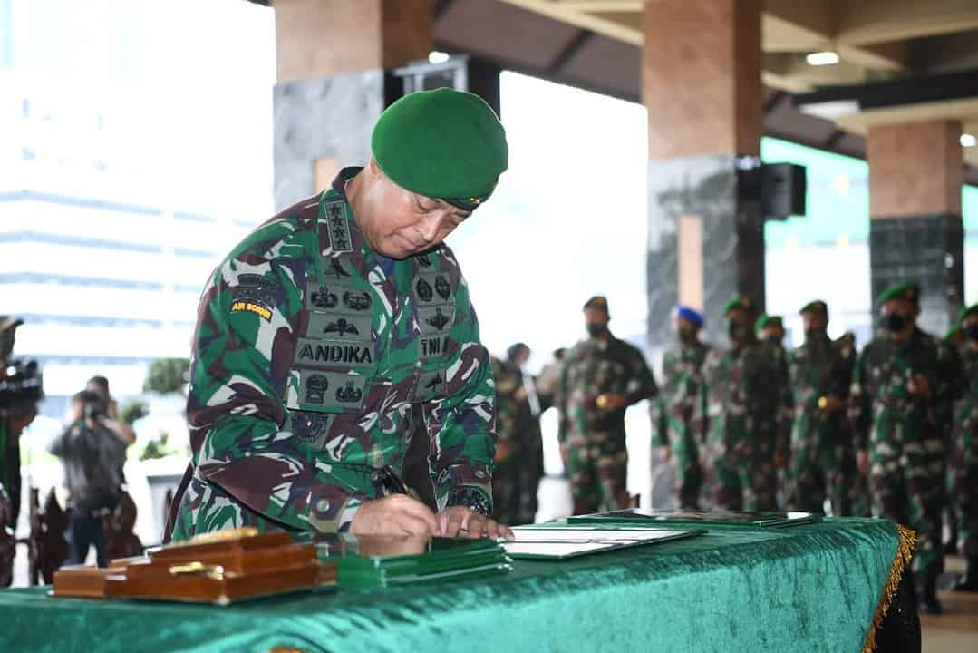 Kasad Rotasi Pimpinan Jabatan Penting Sekaligus Terima Laporan Kenaikan Pangkat Perwira Tinggi TNI AD